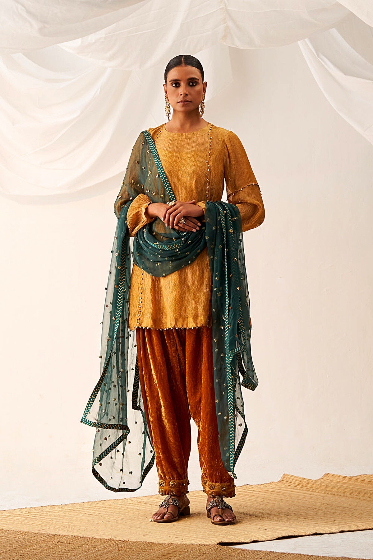 Gul-e-makhmal