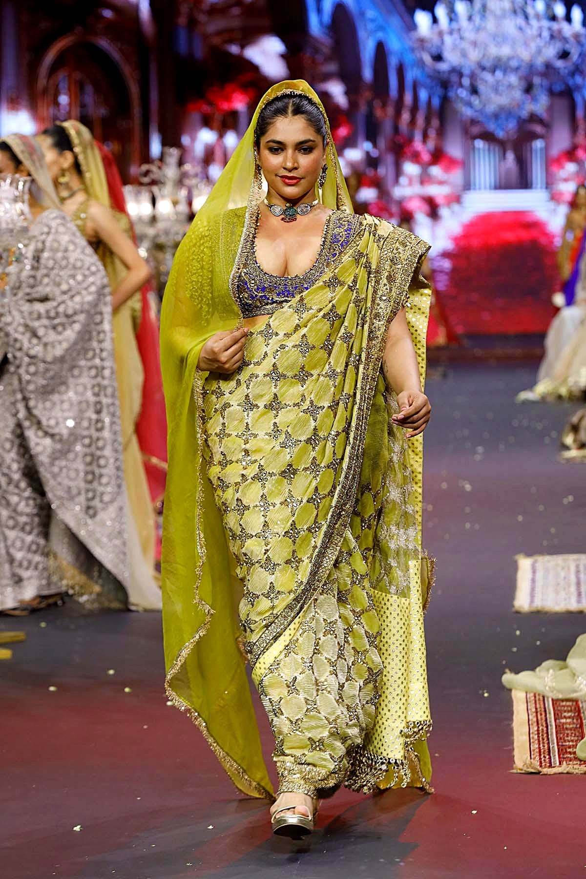 Neelkanthi Noor Saree Set