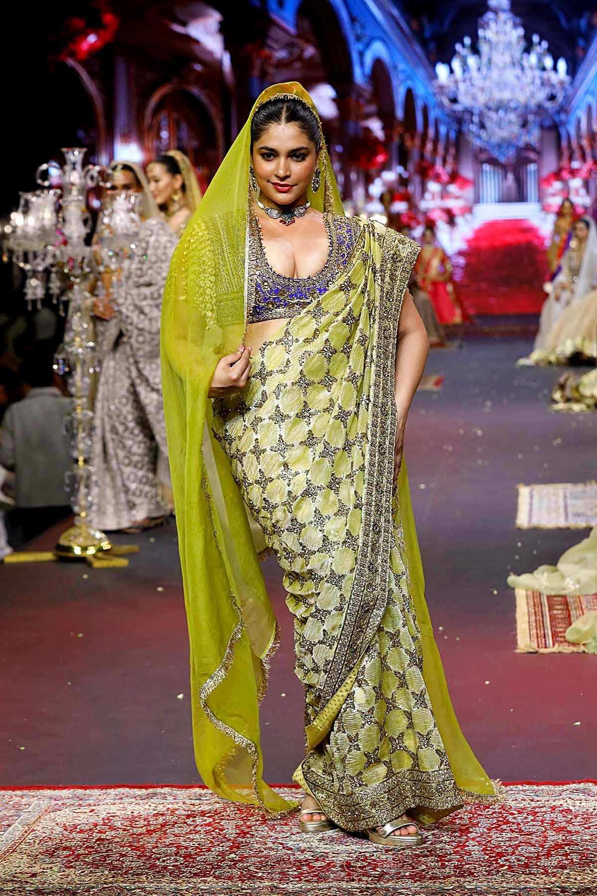 Neelkanthi Noor Saree Set