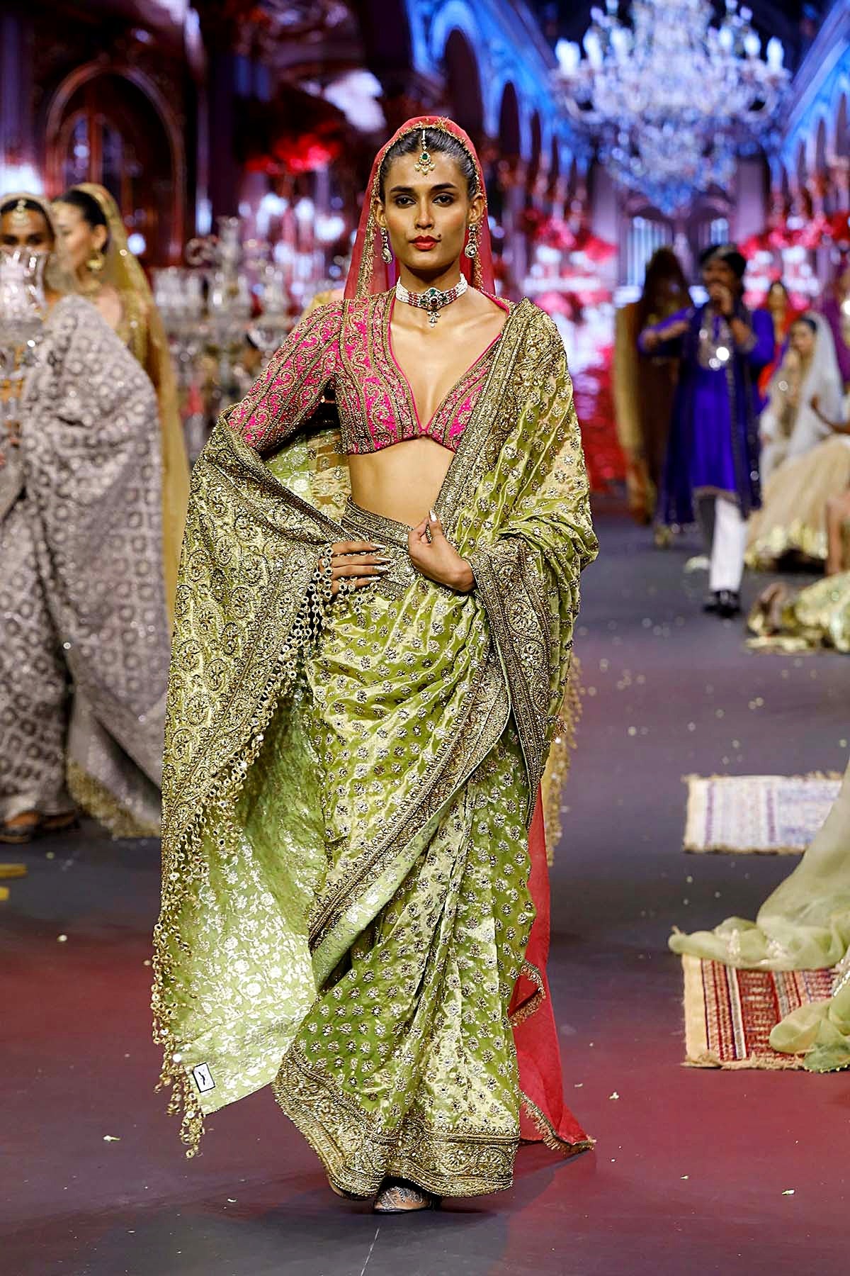 Gulnaar Zareen Saree Set