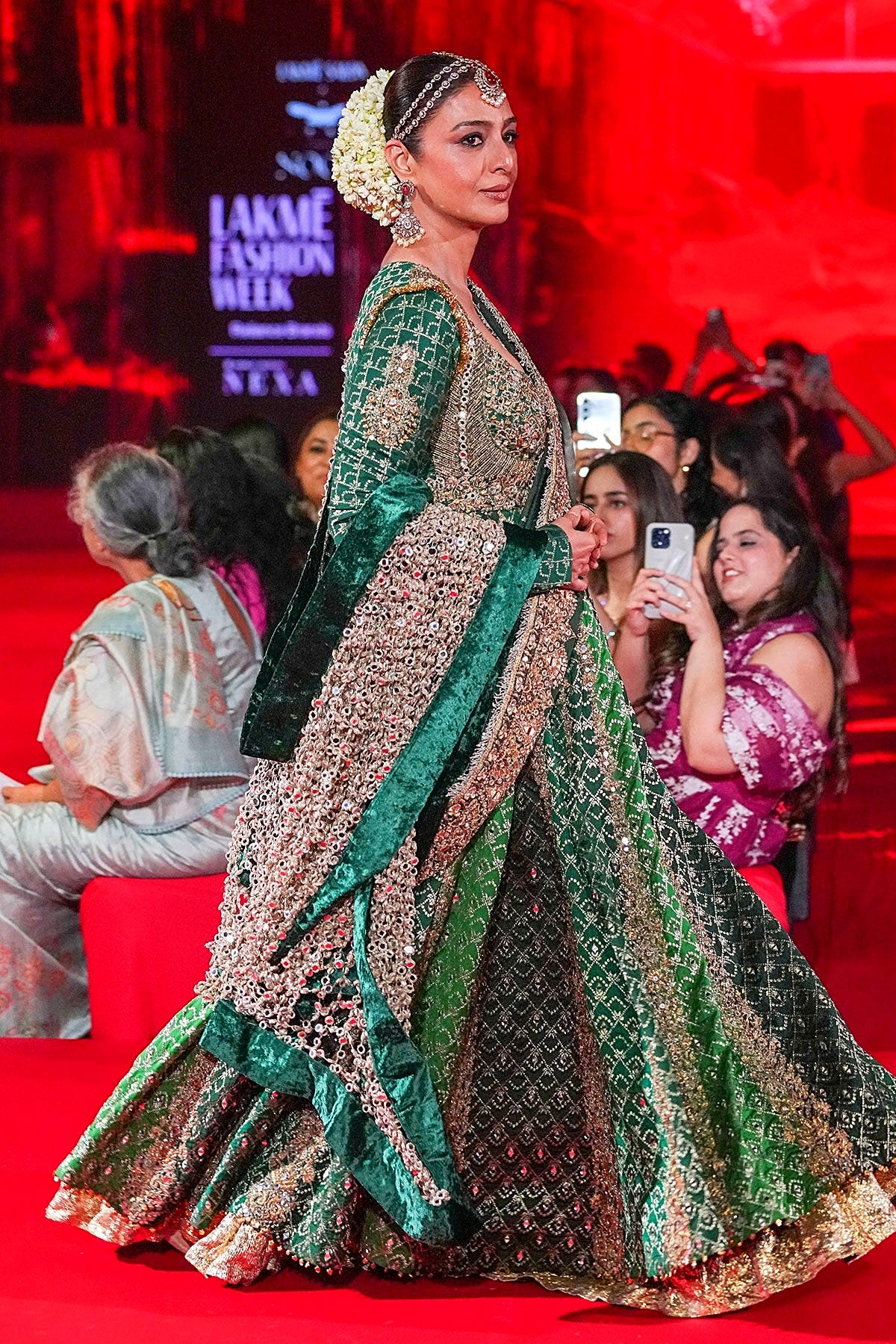 Vaidurya Anarkali Set