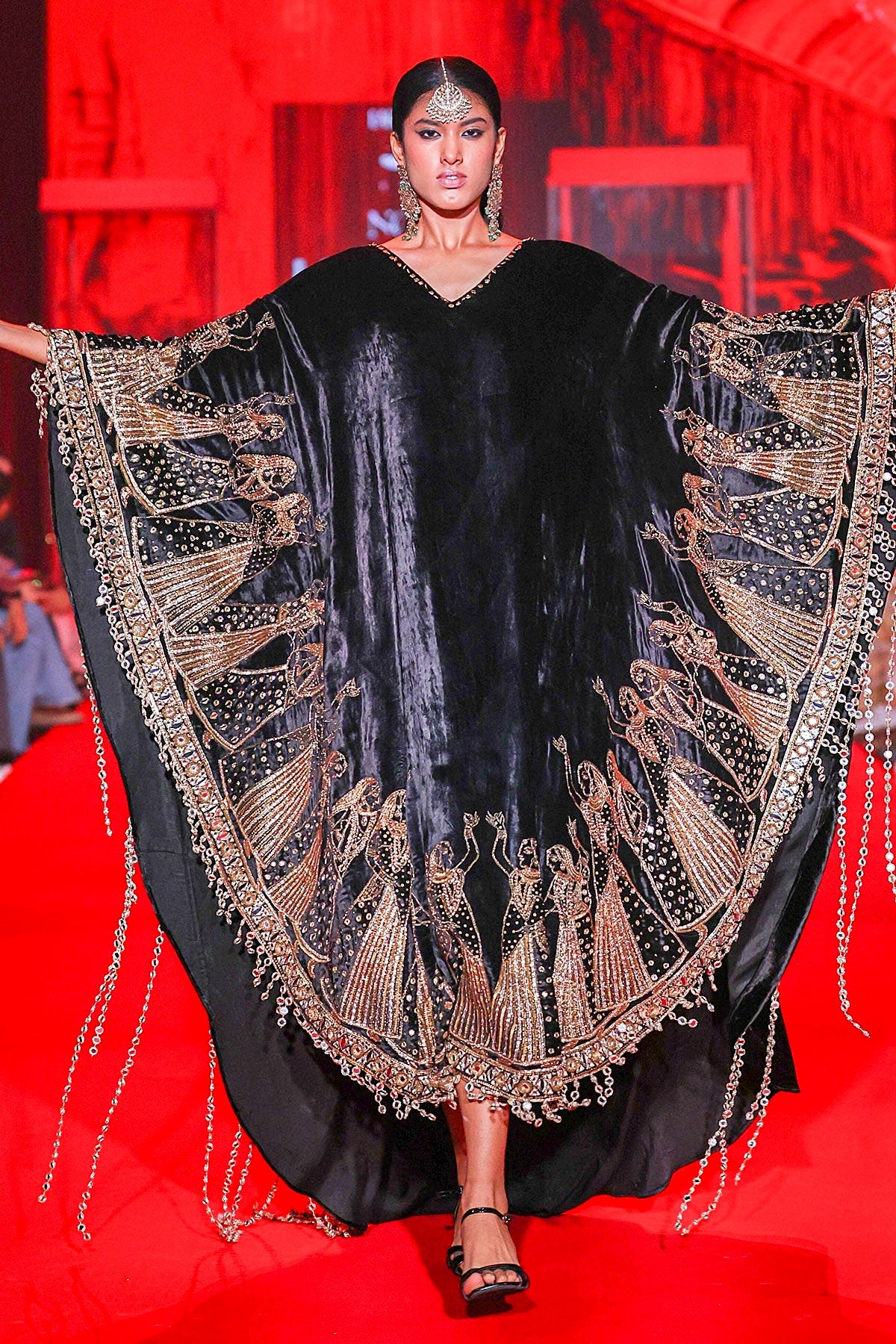 Ratrangini Kaftan Set