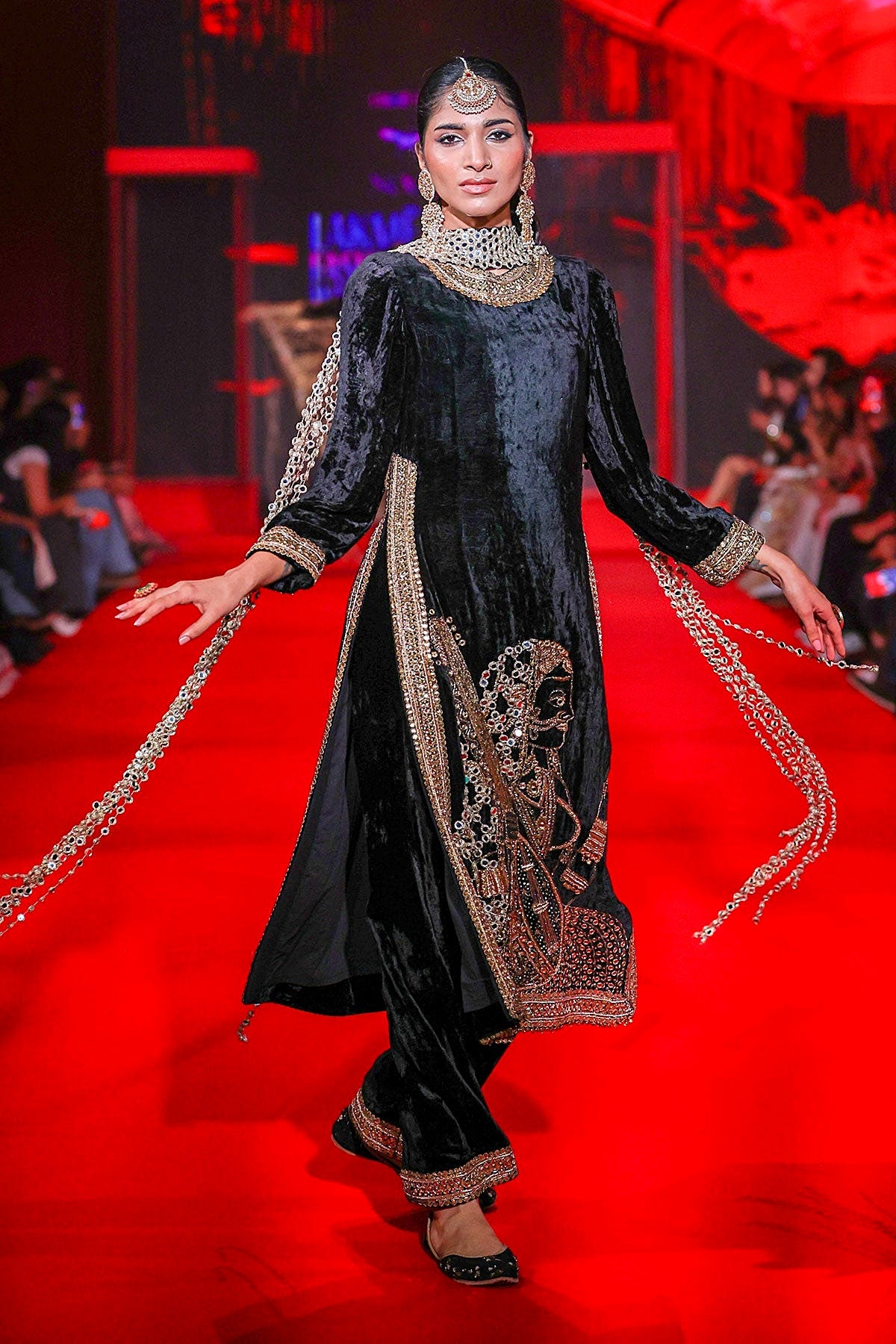 Maharani Suit