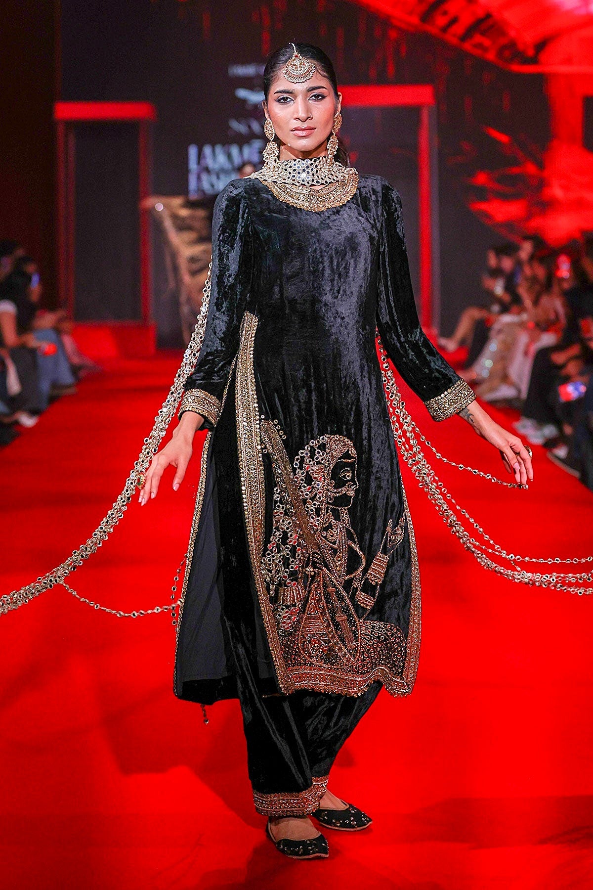 Maharani Suit