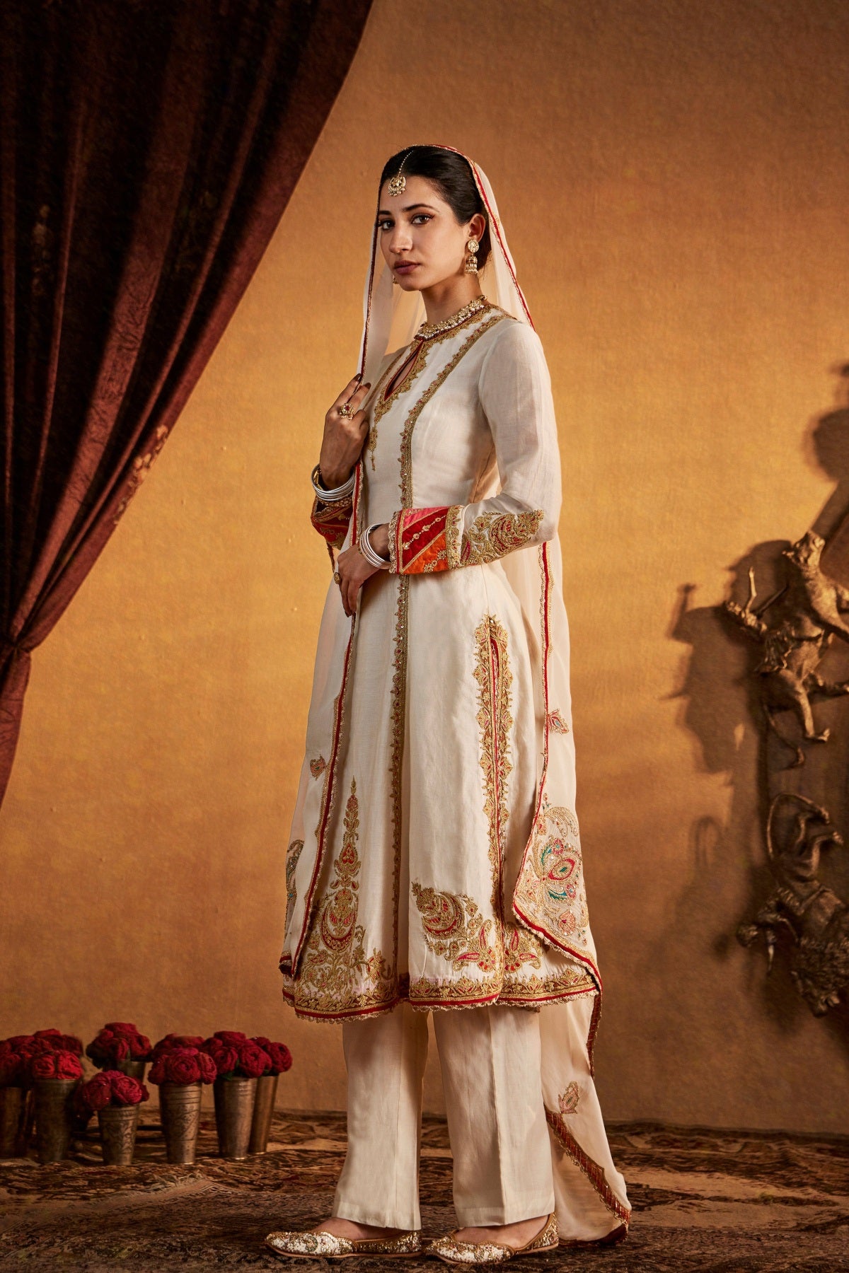 Ivory Chaand-Phool Kurta Set