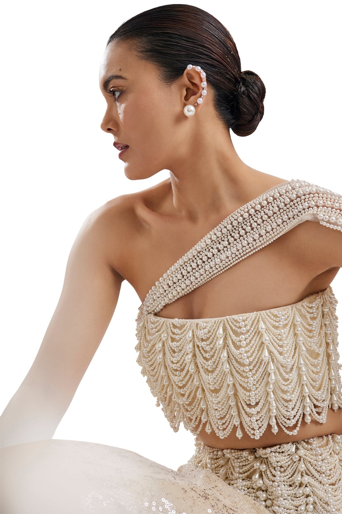 Off-White Bustier Lehenga With Detachable Pallu