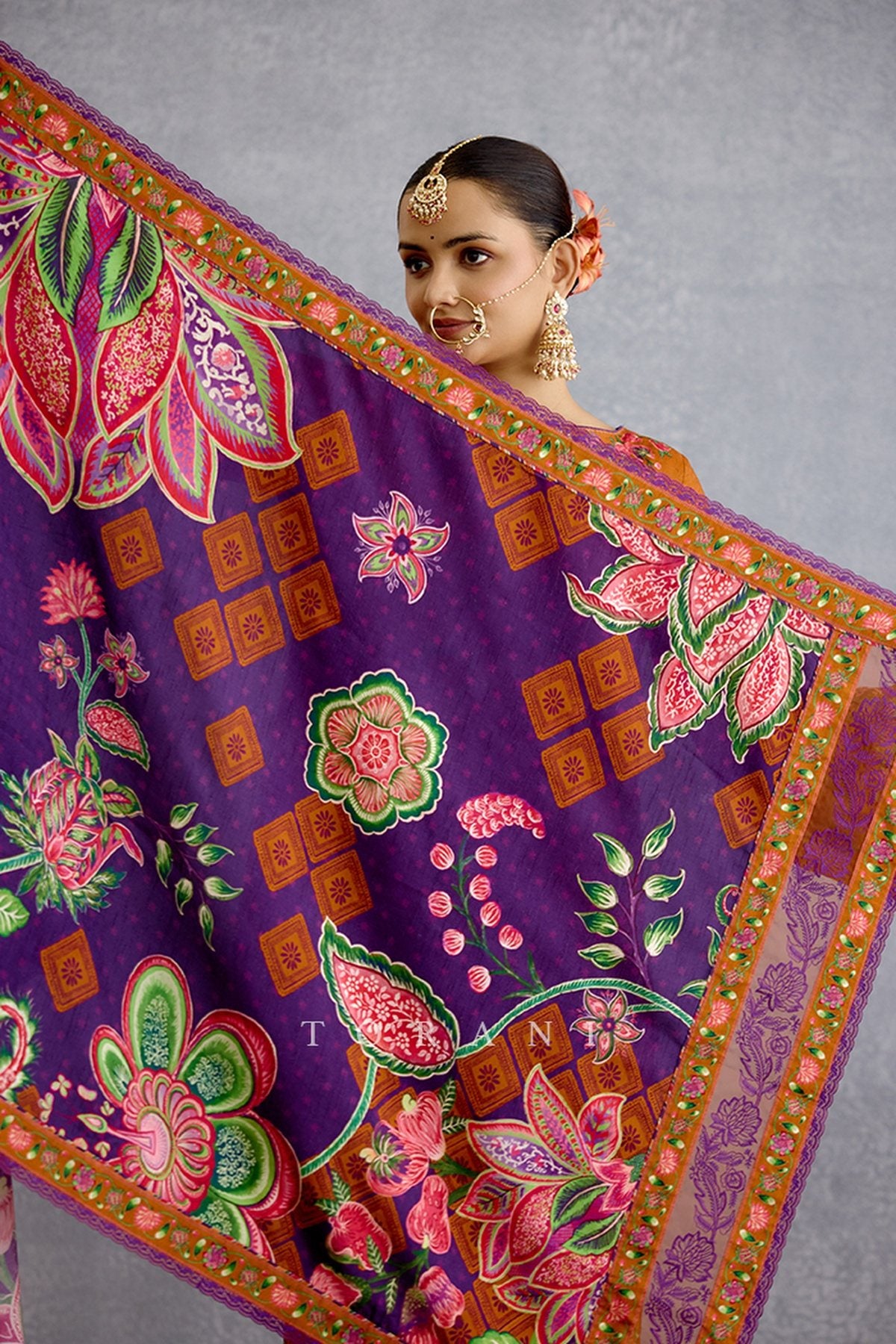 Komudika Aadhavi Kurta Set