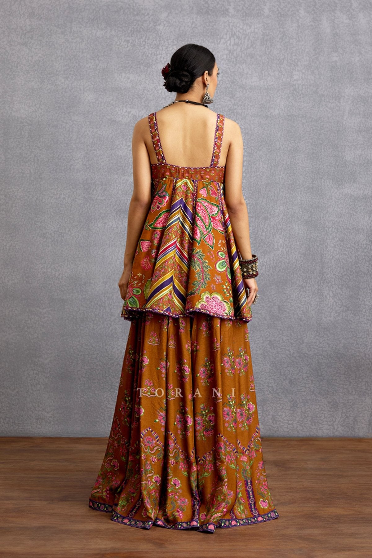 Komudika Charu Sharara Set