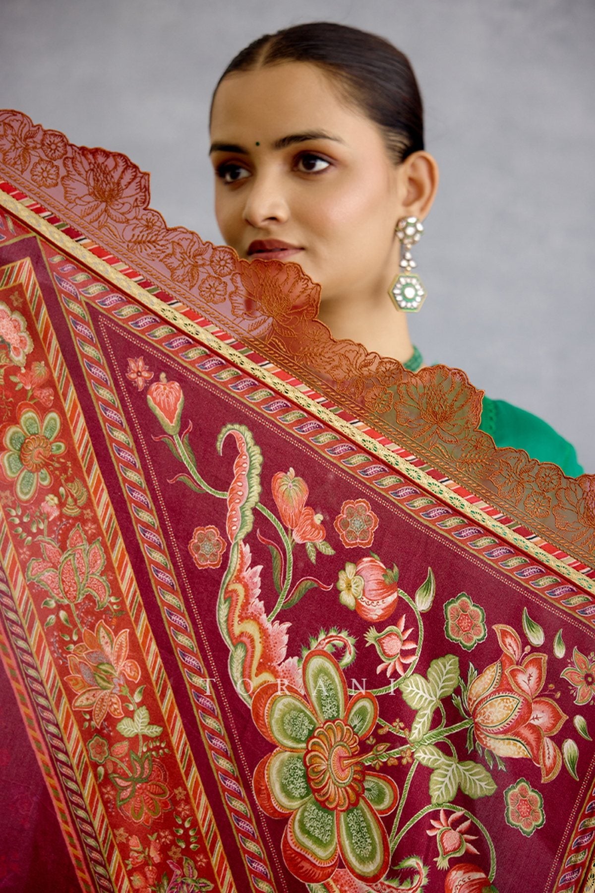 Laalima Ayaana Scarf