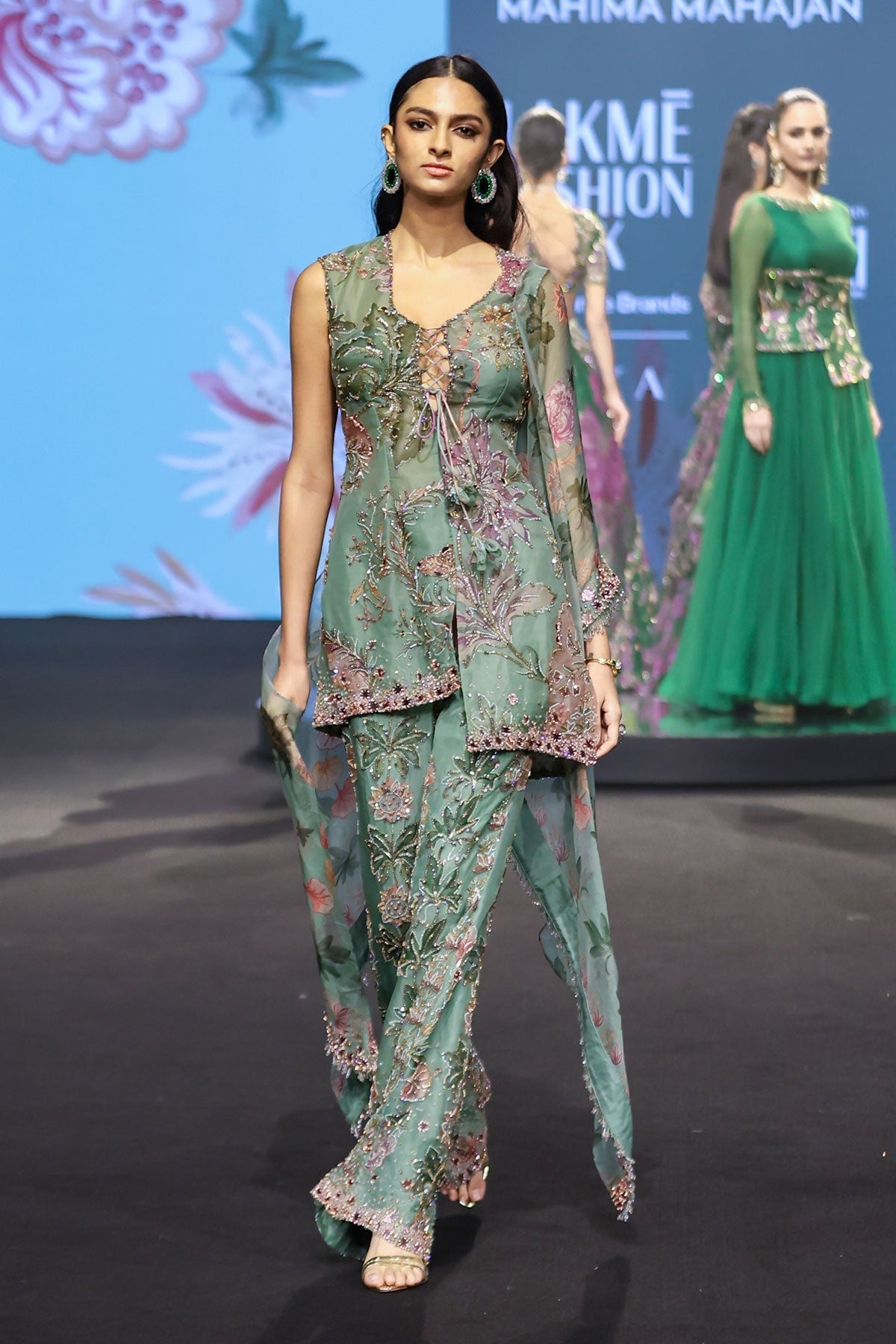 Sania Hand Embroidered Kurta Set