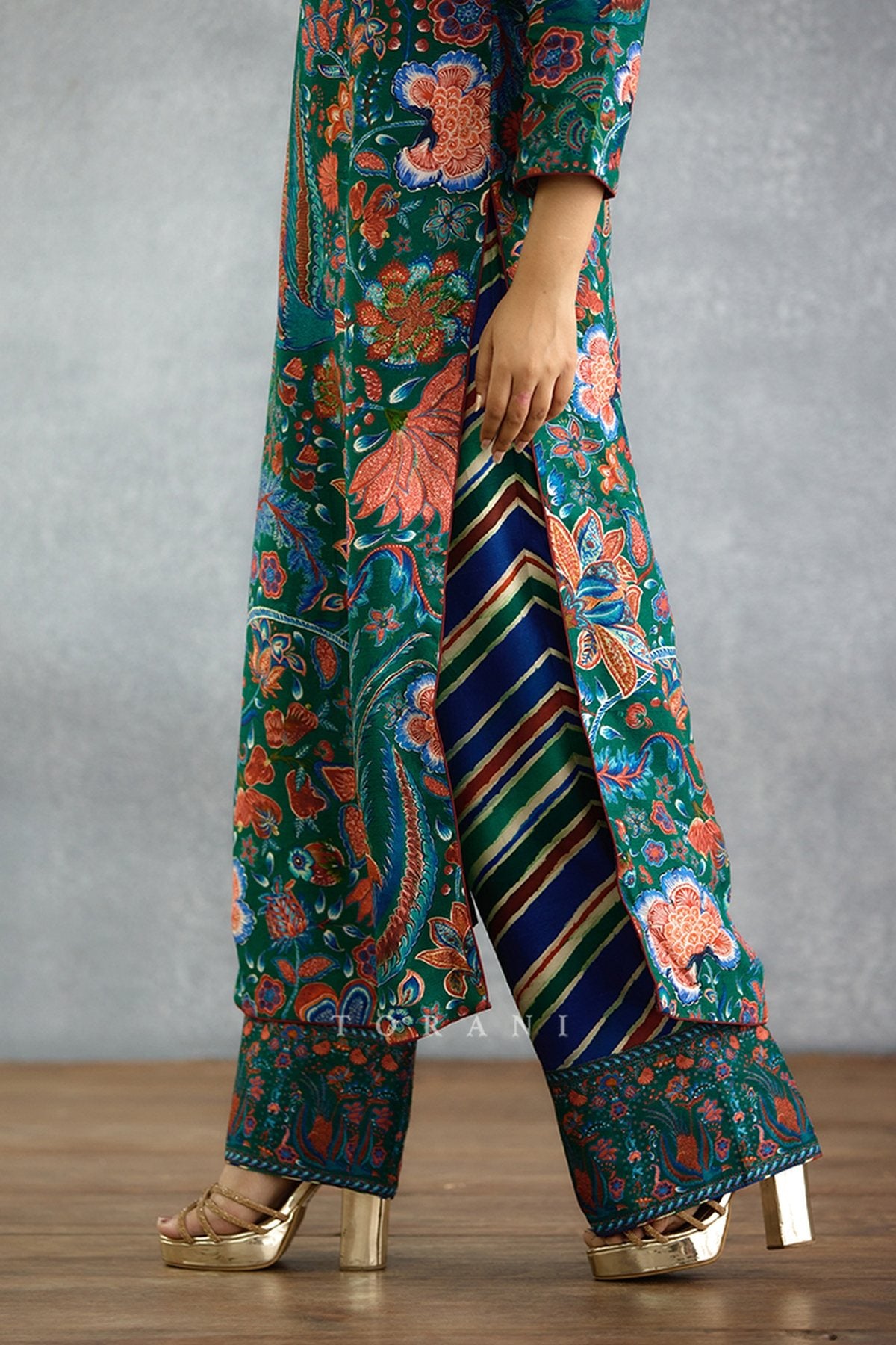 Mayurakshi Writu Tanuja Kurta Set