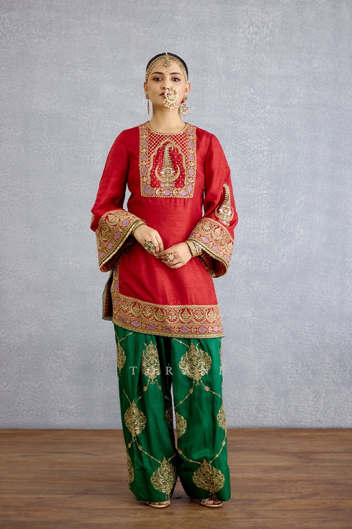 Mehrang Amna Kurta Set
