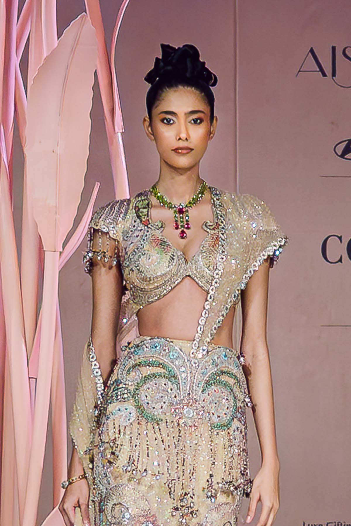 Nina - beige tulle saree lehenga