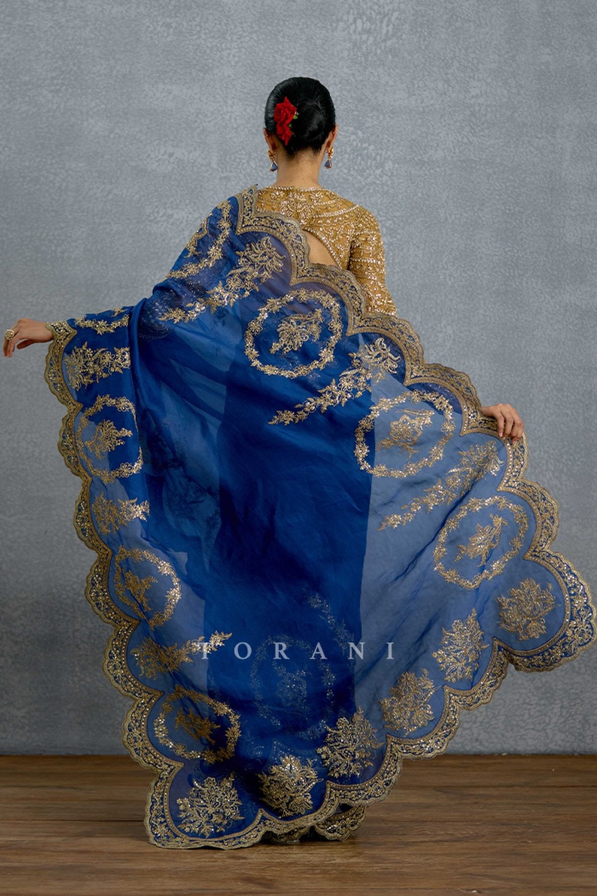Neelam Shaam Saree