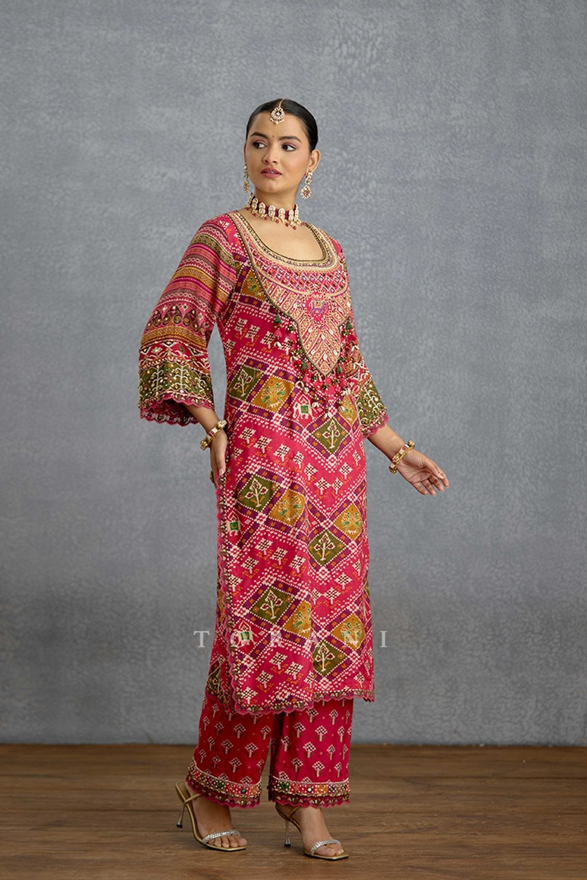 Raktangi Patola Kurta Set