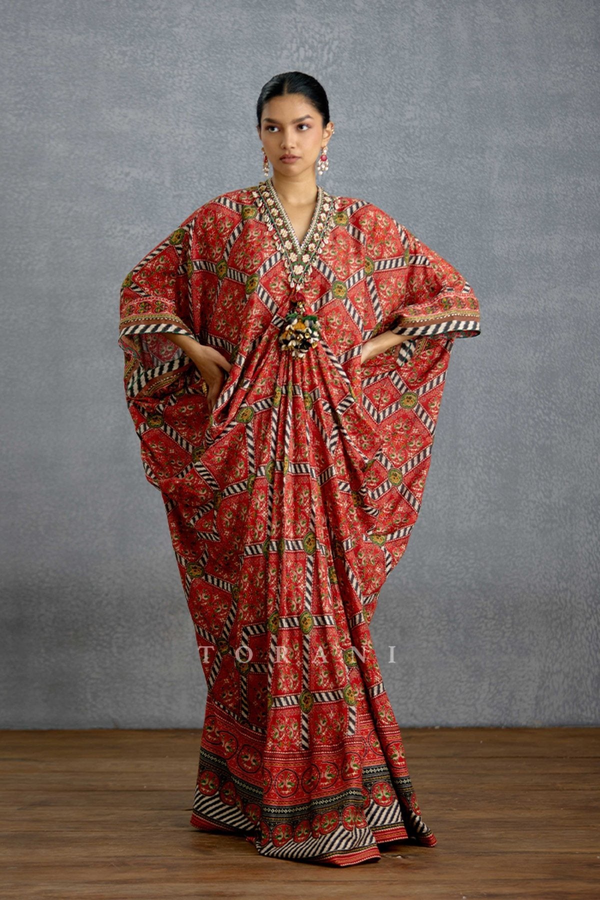 Raktika Patola Kaftan