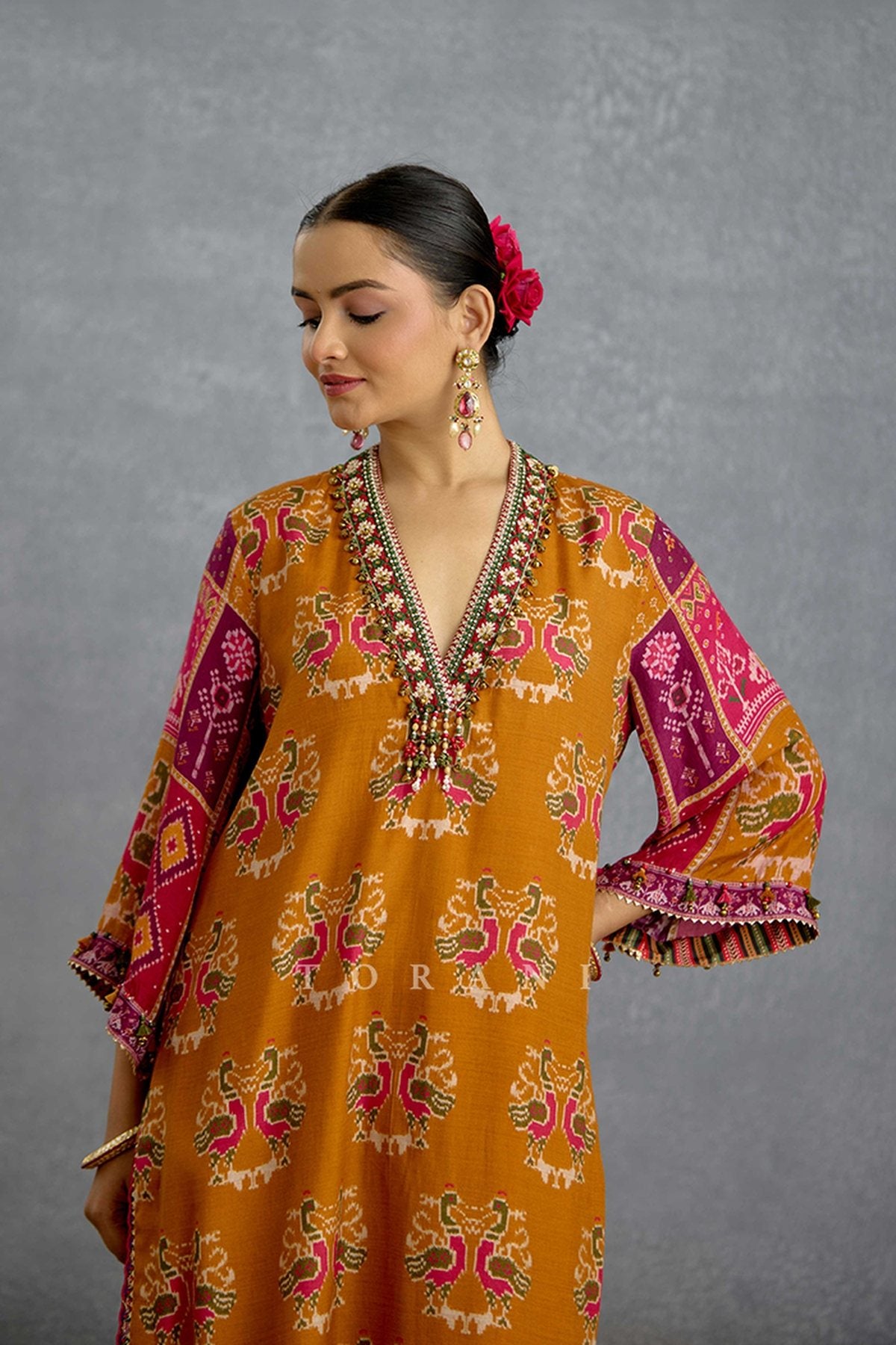 Sunehri Virasa Patola Kurta Set