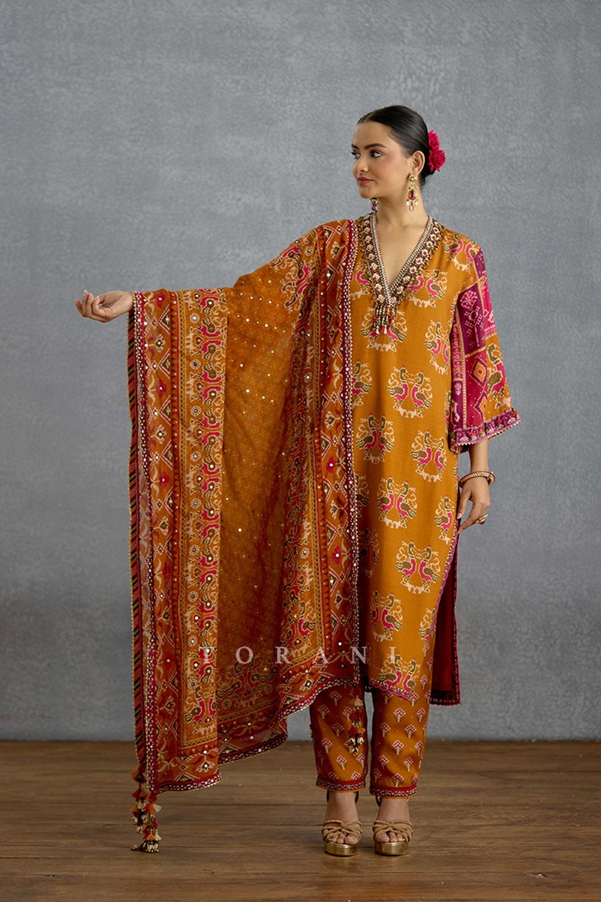 Sunehri Virasa Patola Kurta Set