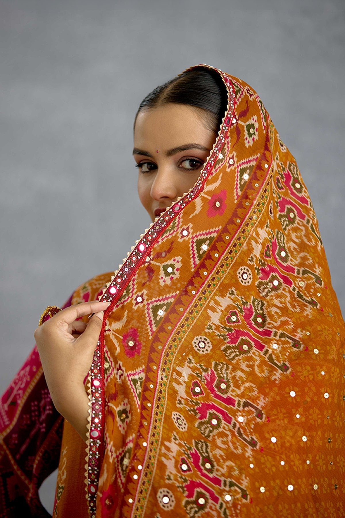Sunehri Virasa Patola Kurta Set