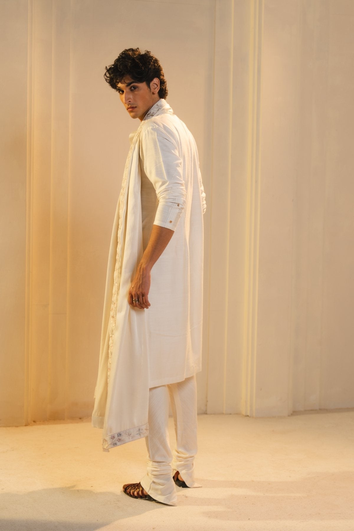 THE SABLE KURTA SET