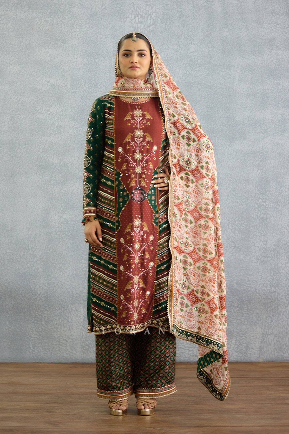 Trinaja Surkhi Pranshi Kurta Set