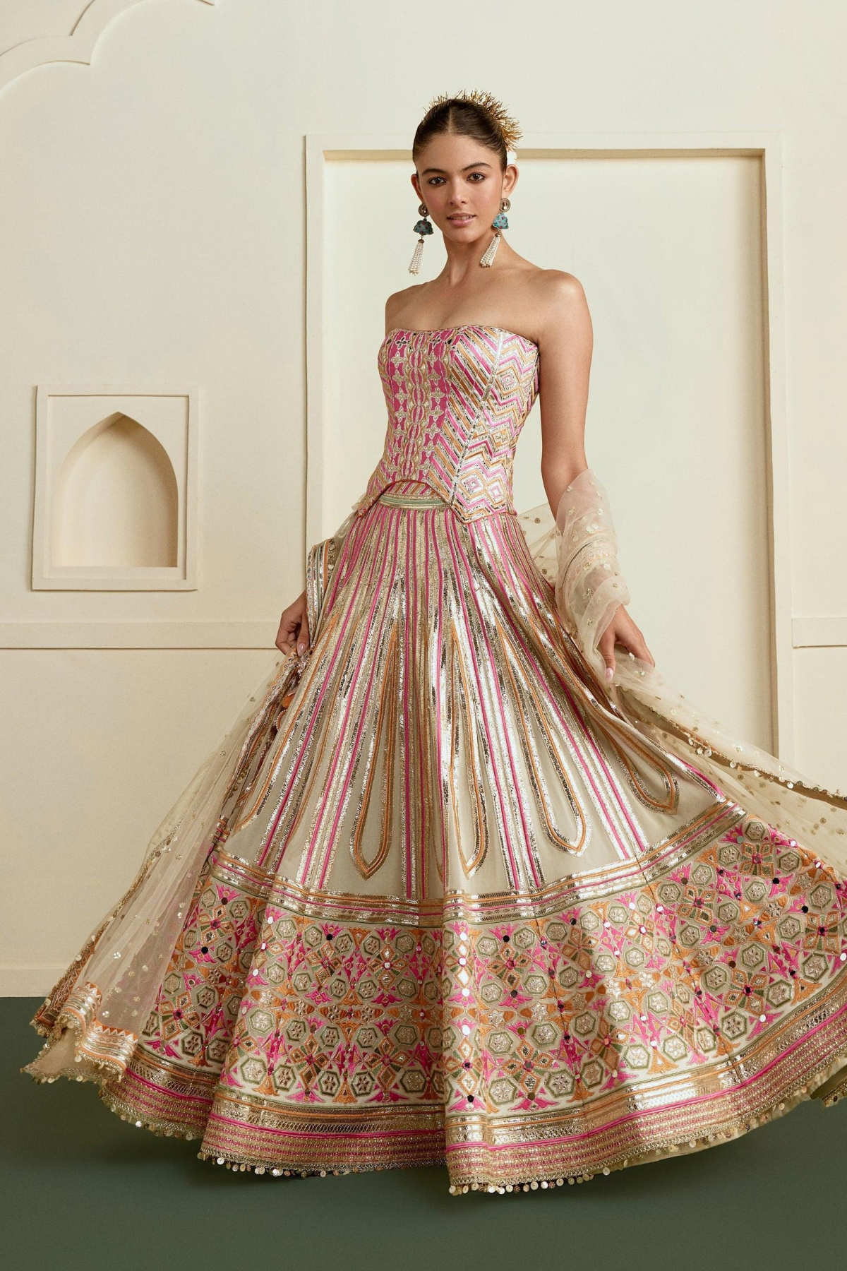 Vaani Kapoor In Ameesha lehenga Set
