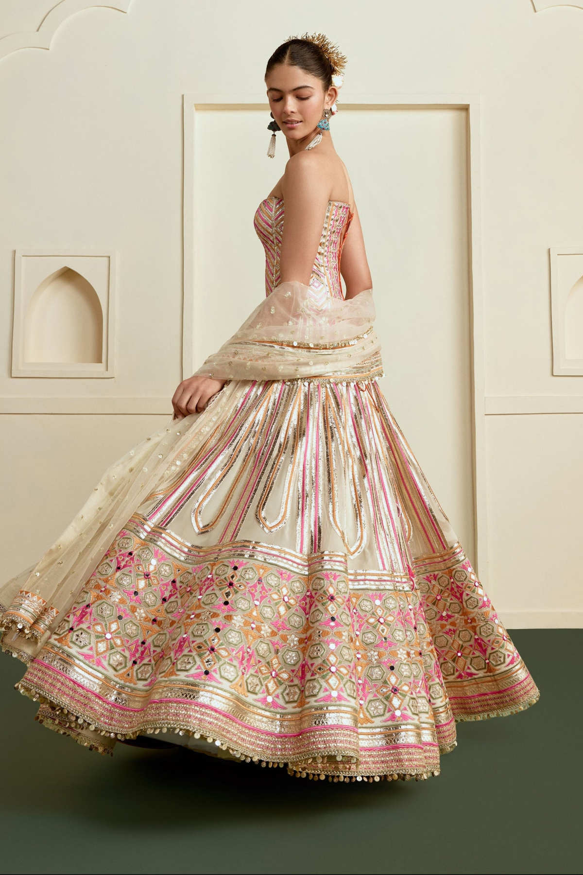 Vaani Kapoor In Ameesha lehenga Set
