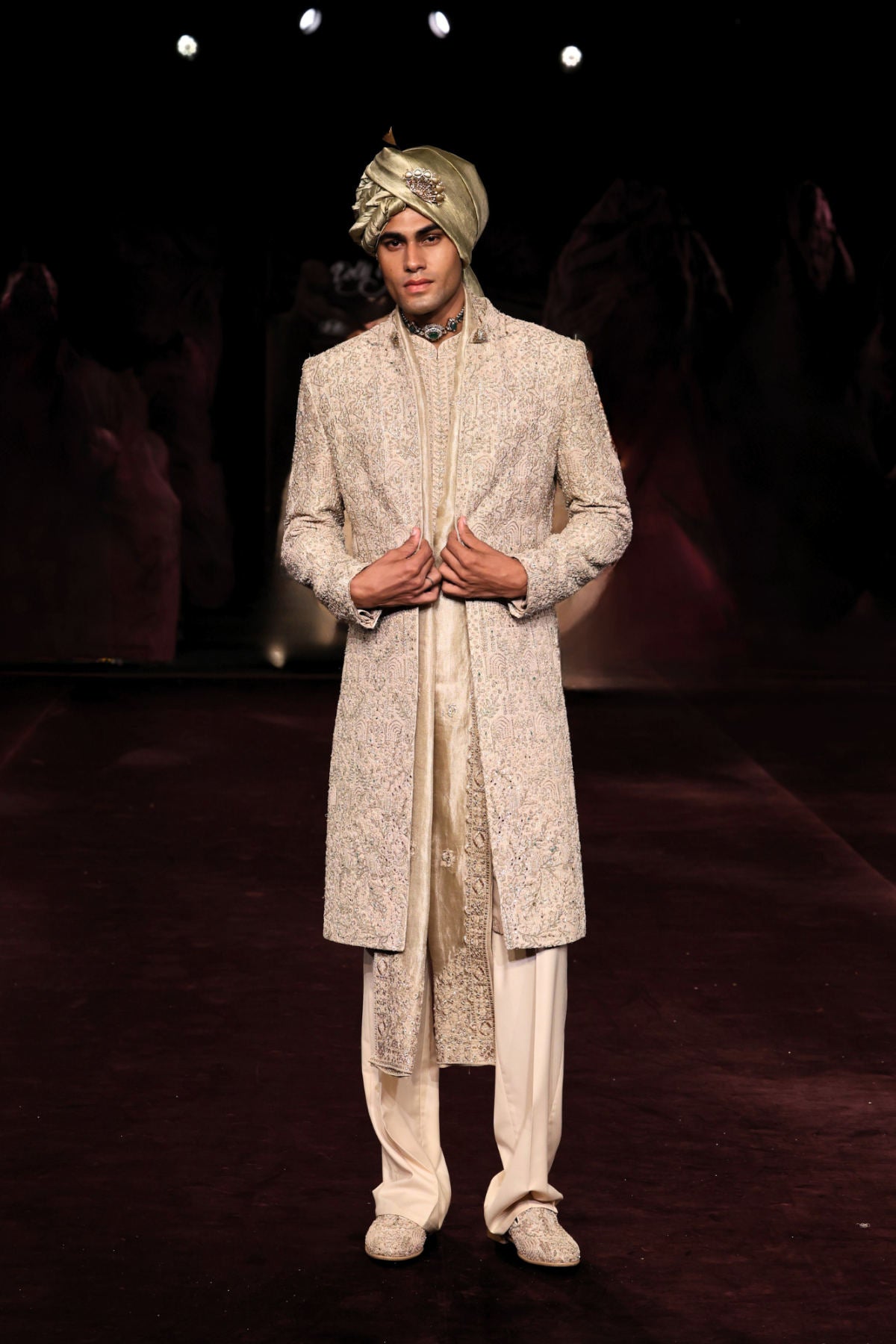 Vayun Sherwani Set