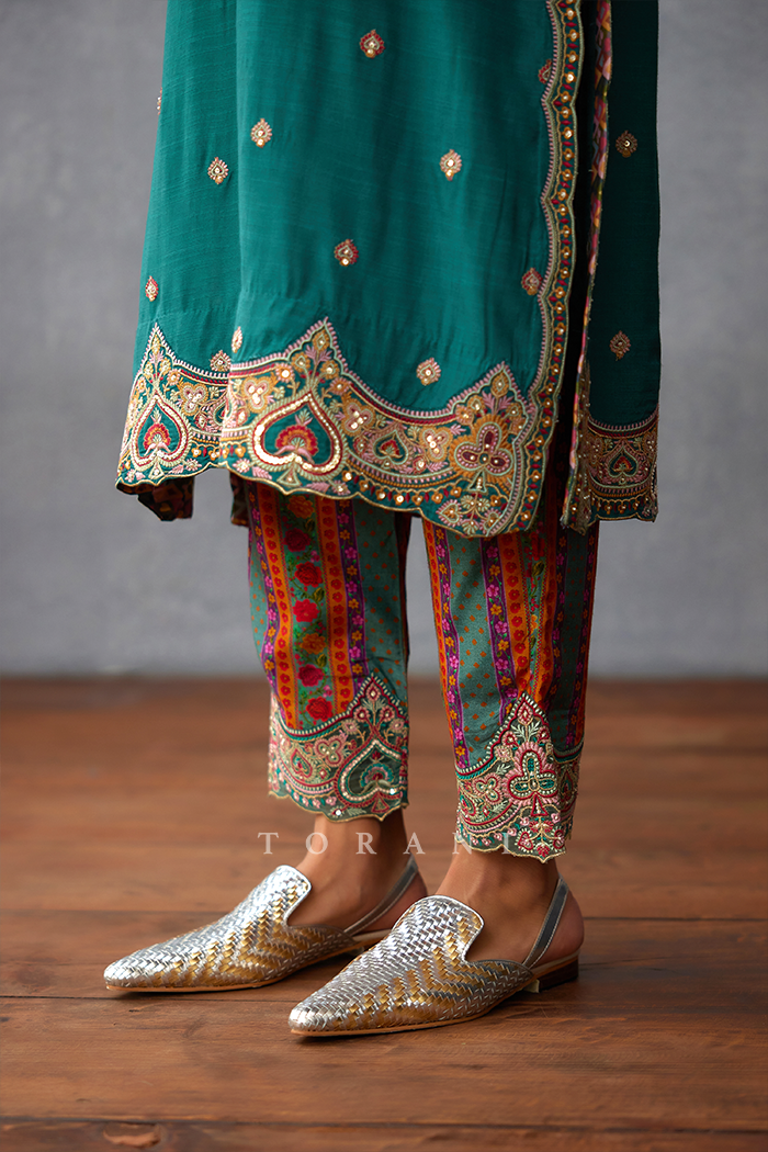 Dil Nawaz urvi kurta Set