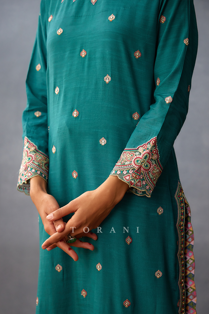 Dil Nawaz urvi kurta Set