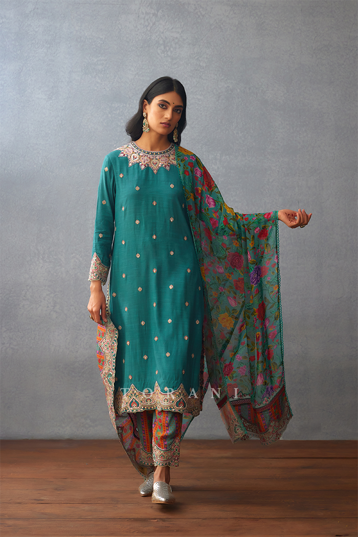 Dil Nawaz urvi kurta Set