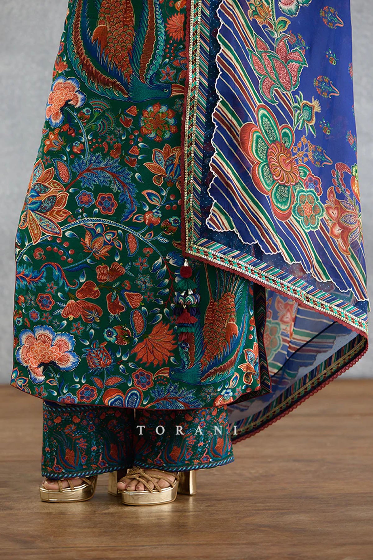 Mayurakshi Writu Tanuja Kurta Set