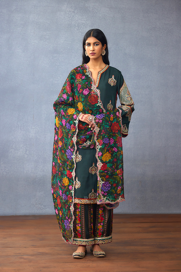 Dil Shaad Maira Kurta Set