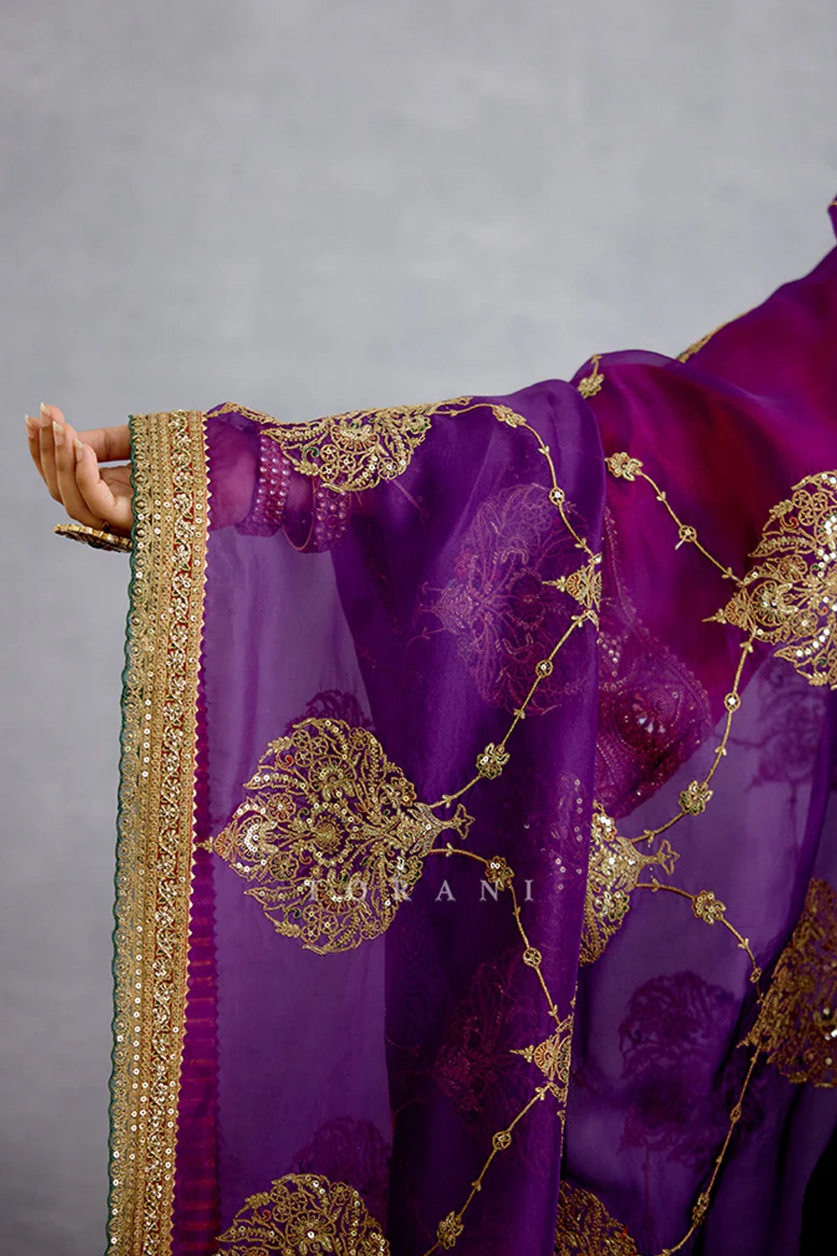 Mehrang Amna Kurta Set