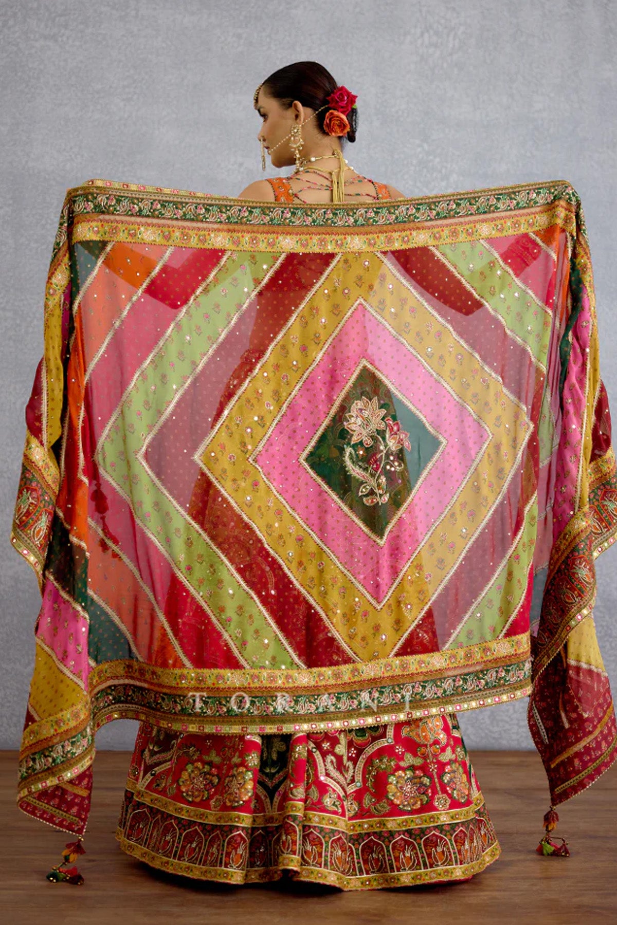 Chitrangi Aarini Lehenga Set