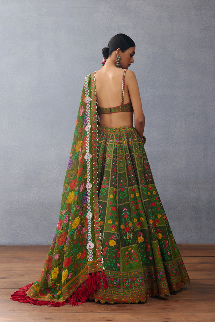 Dil Saaz Sakariya Lehenga Set