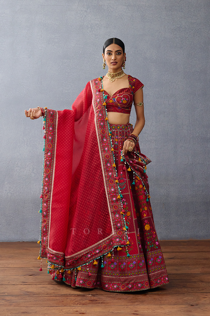 Dil Surkh Javeri Lehenga Set