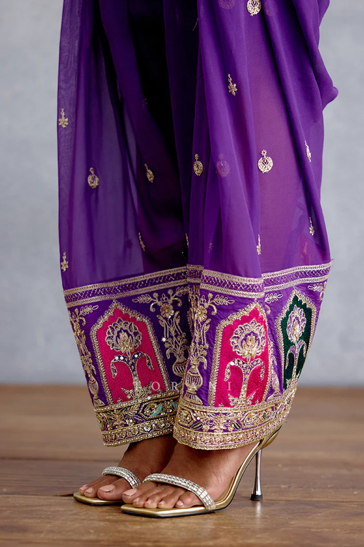 Gul-Naaz Samaira Kurta Set