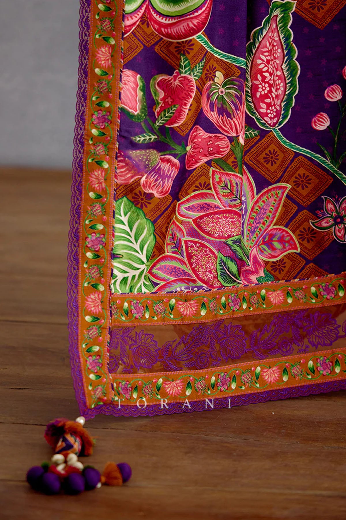 Komudika Aadhavi Kurta Set