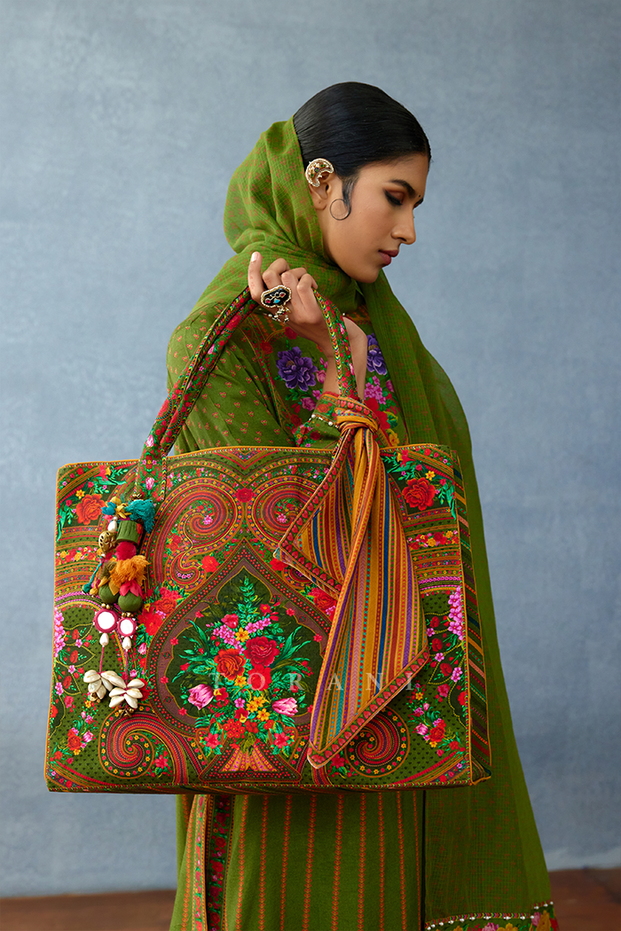 dil saaz handbag