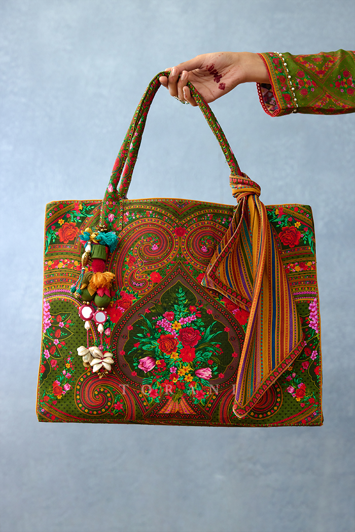 dil saaz handbag