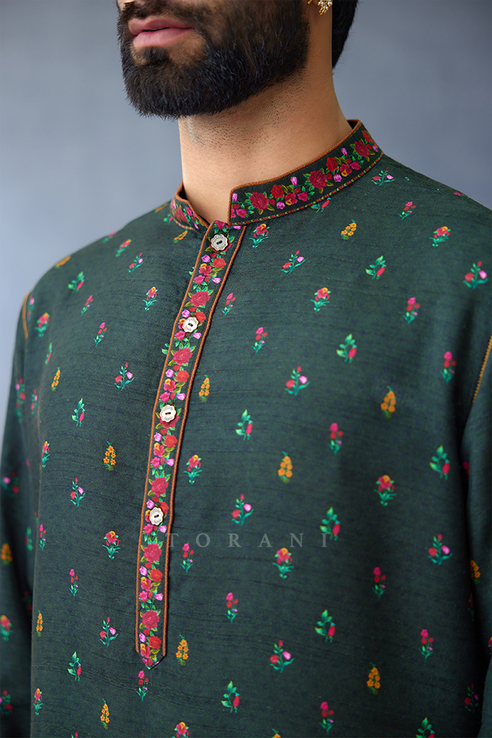 Dil Shaad Azar Kurta Set