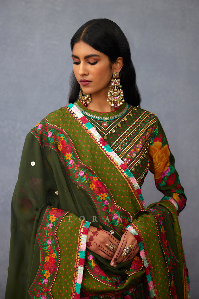 Dil Saaz Zareen Anarkali Set