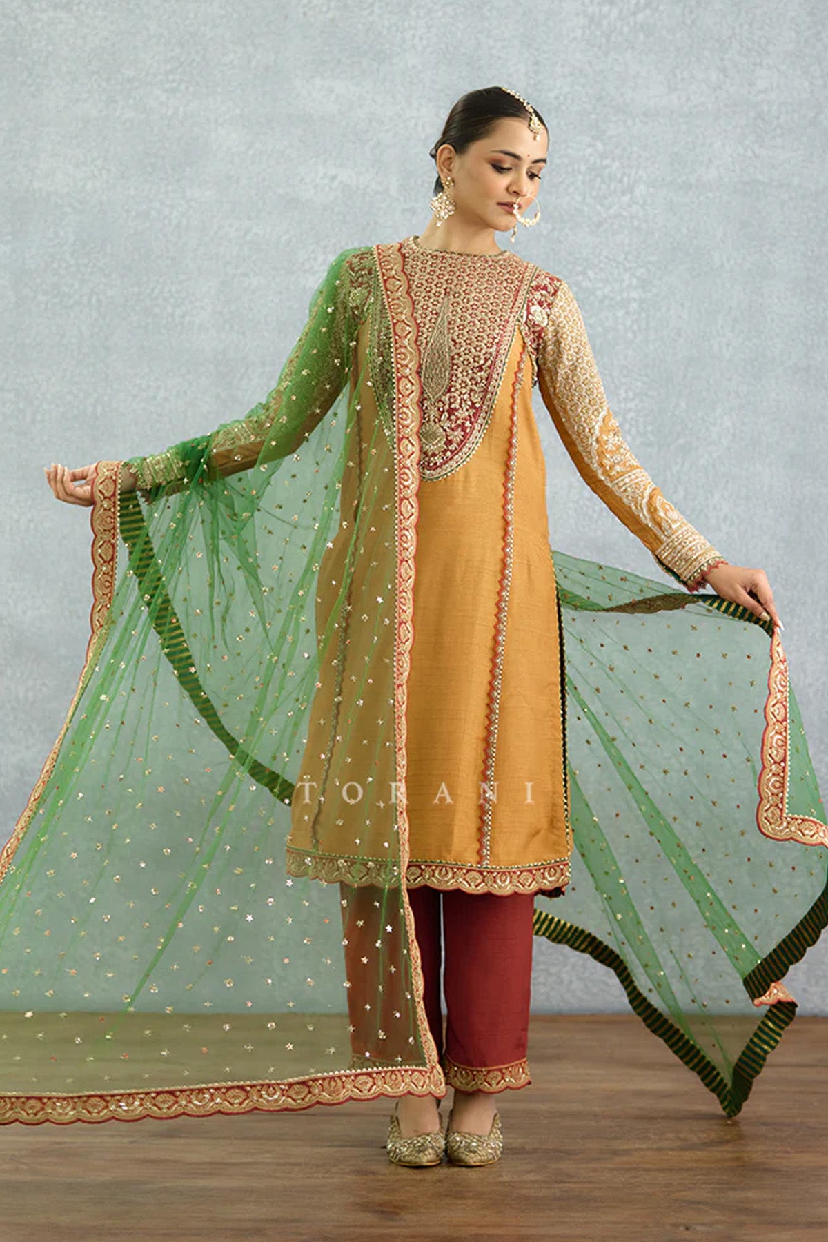 Rangnoor Izra Kurta Set