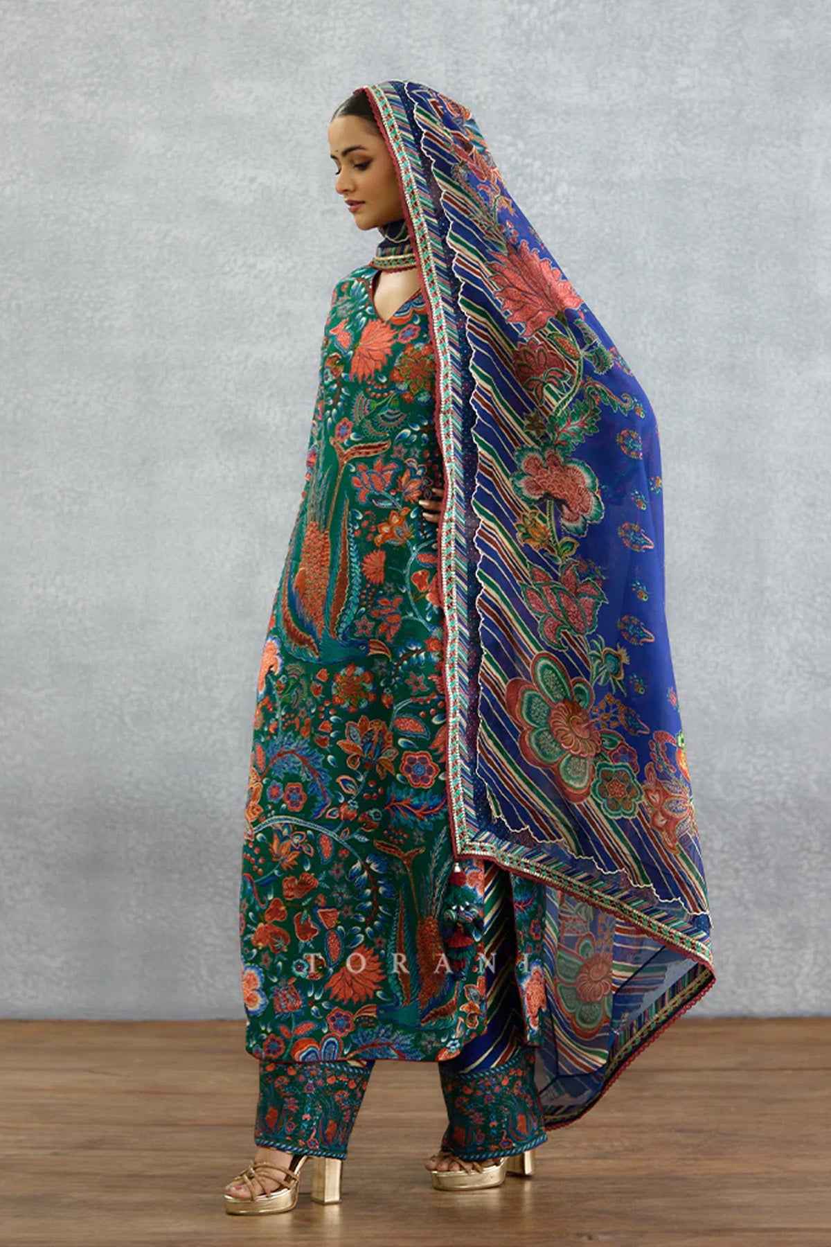 Mayurakshi Writu Tanuja Kurta Set