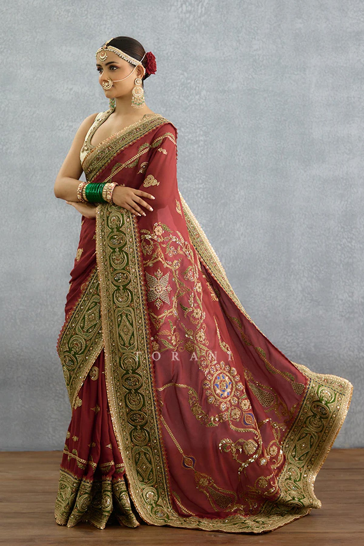 Zehra Aneeqa Saree