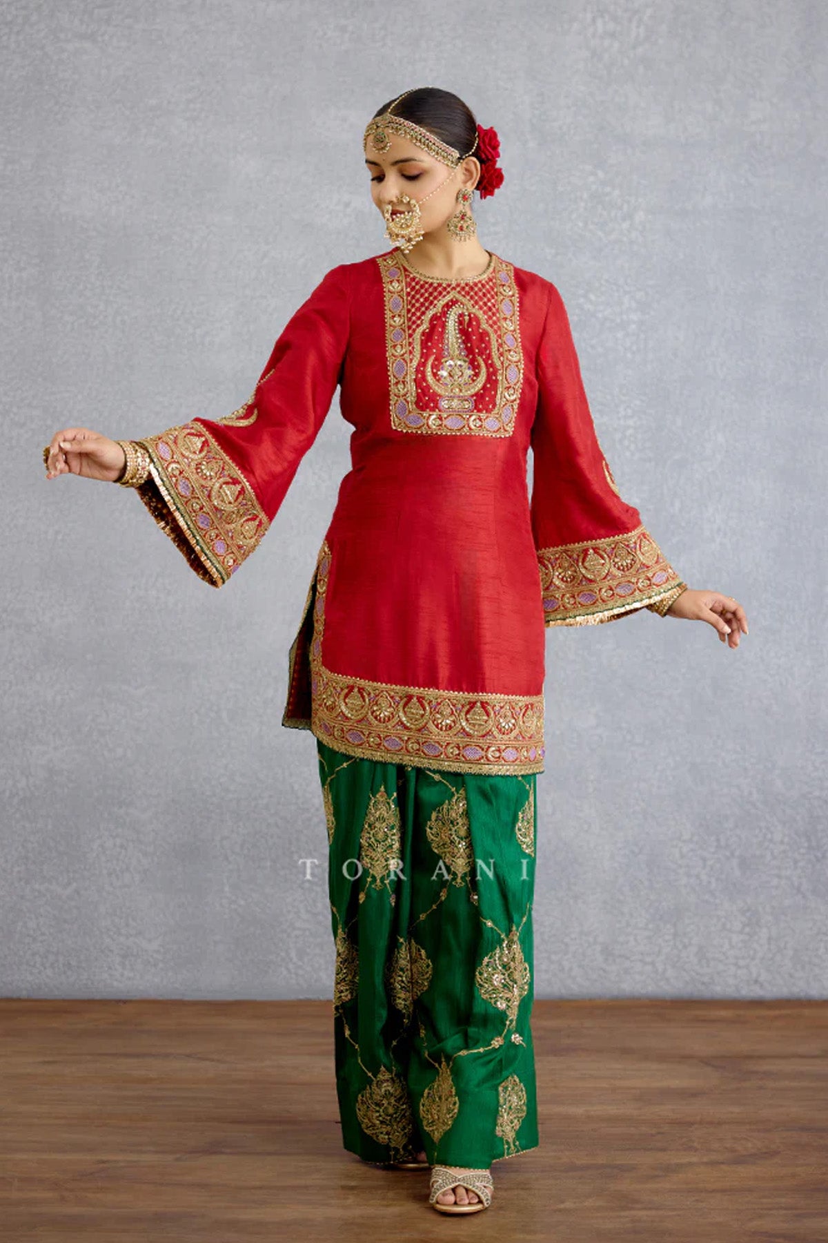 Mehrang Amna Kurta Set