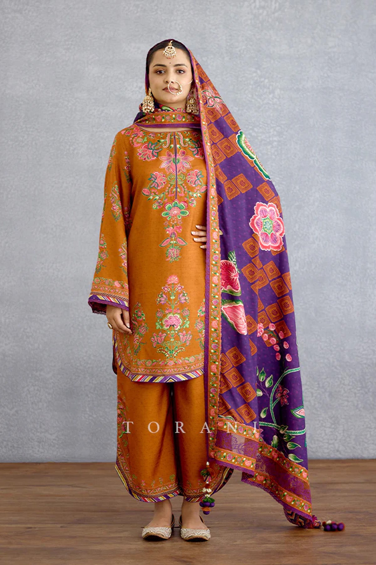 Komudika Aadhavi Kurta Set