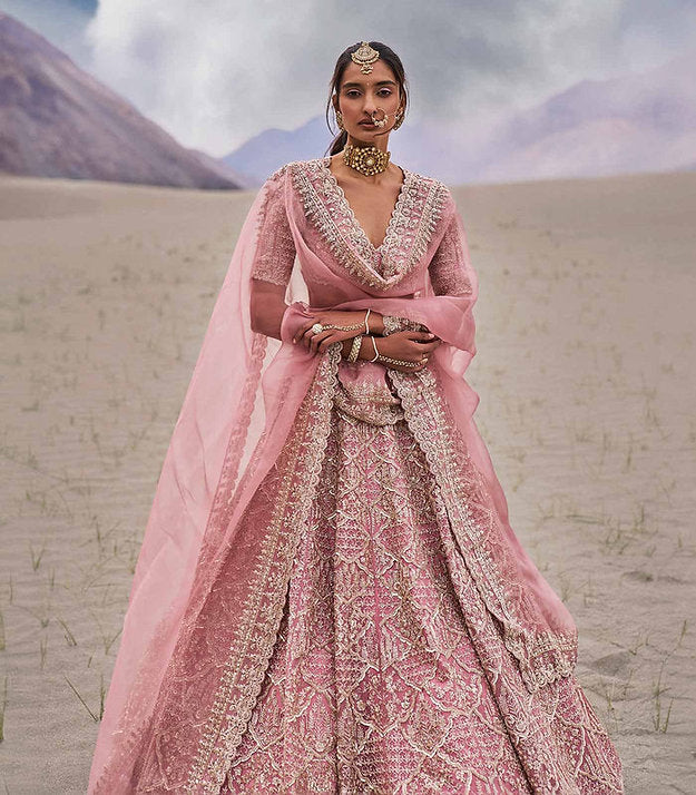 Mauna Lehenga Set