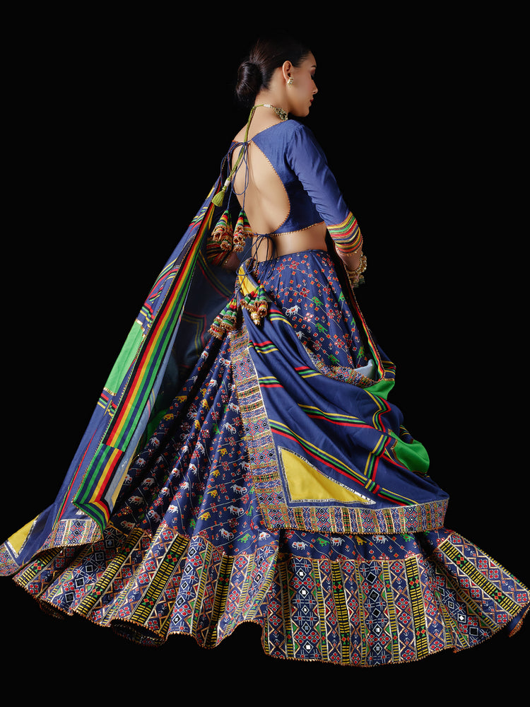 Parikrama Lehenga